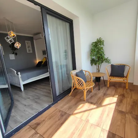 Apartamento Dom Na Górce W Beskidach - Apartamenty, *