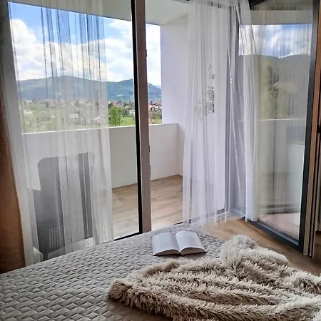 Dom Na Górce W Beskidach - Apartamenty, Gorki Wielkie