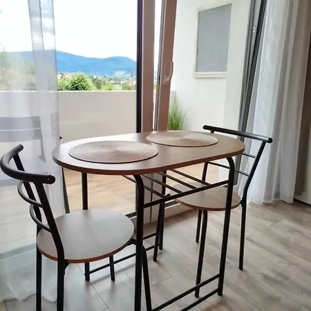Dom Na Górce W Beskidach - Apartamenty, *