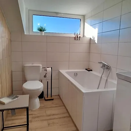Dom Na Górce W Beskidach - Apartamenty, Apartamento Gorki Wielkie