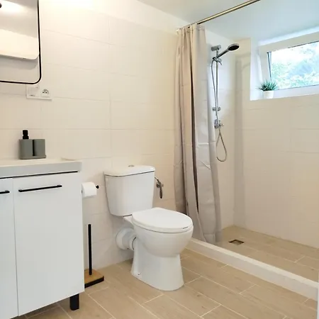 Apartamento Dom Na Górce W Beskidach - Apartamenty, *